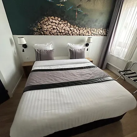 Logis Cris Et Restaurant, Lyon Sud-est 3*