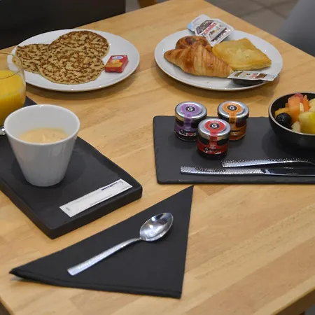 Hotel Logis Cris Et Restaurant, Lyon Sud-est