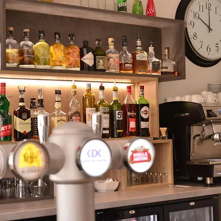 Logis Cris Et Restaurant, Lyon Sud-est