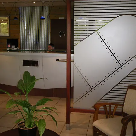 Logis Cris Et Restaurant, Lyon Sud-est Отель