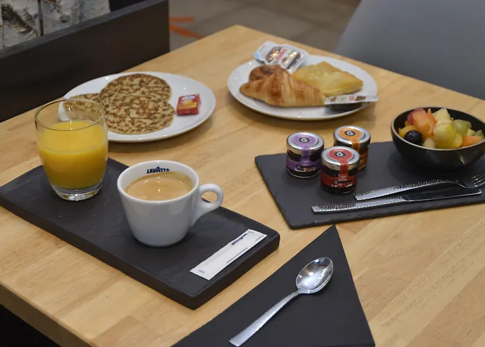 Logis Cris Hôtel, Lyon Sud Hotel 3*