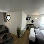 Hotel Logis Cris Et Restaurant, Lyon Sud-est 3*