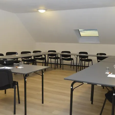Logis Cris Et Restaurant, Lyon Sud-est Hotel