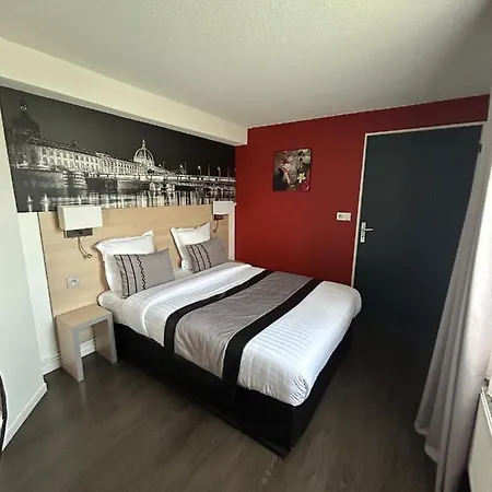 Отель Logis Cris Et Restaurant, Lyon Sud-est Corbas