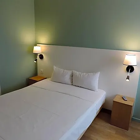 Logis Cris Et Restaurant, Lyon Sud-est 코르바스
