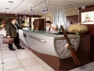 Logis Cris Et Restaurant, Lyon Sud-est Corbas