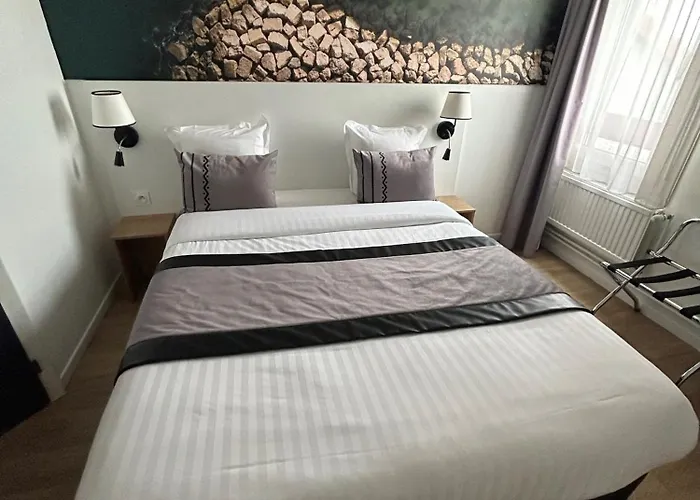 Logis Cris Hôtel, Lyon Sud 3*
