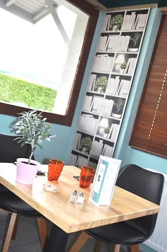 Logis Cris Et Restaurant, Lyon Sud-est Отель 3*